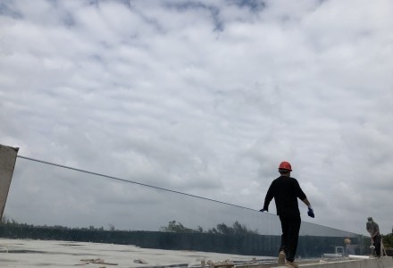 海南21米亞克力泳池圓滿(mǎn)完工